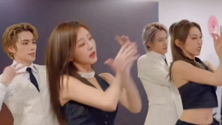 RED教威神V跳《三彩》好神奇的互动！