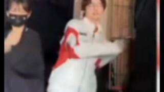 يا إلهي! يبدو أن شينآن وومينغ تجيد الرقص حقًا!
