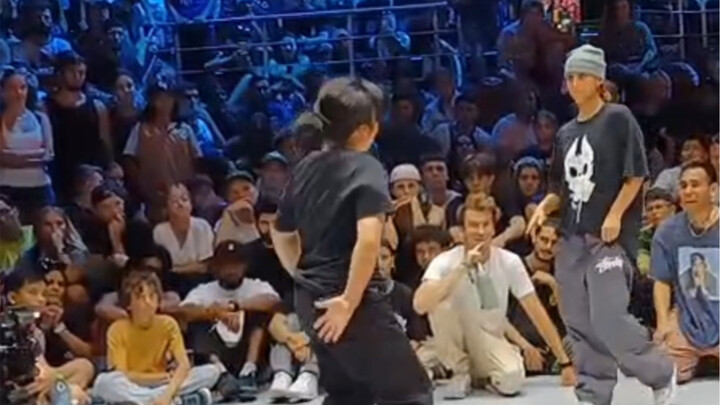 สาวน้อยนักเต้นฮิปฮอปวัย 16 ปีจากมณฑลเหอหนาน โชว์ทักษะการเต้นสุดยอดจนคนทั้งฮอลล์ตะลึง โคตรเก่งเลย!