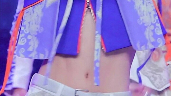 [Kim Dong-young/NCT] How Stunning Is a Waist That Needs a Paperclip to Stay Tied?
