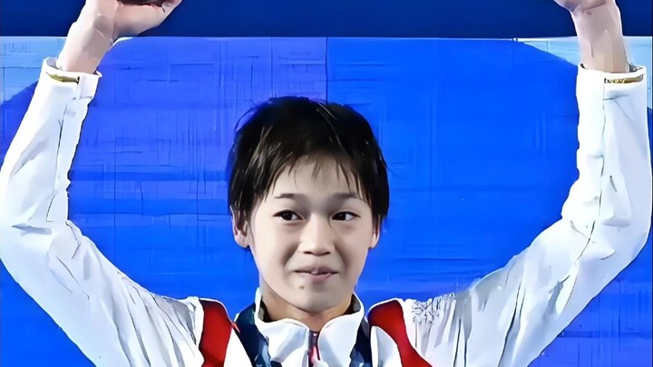 Why can’t Quan Hongchan keep her growth in check? Once you see her parents’ builds, it’s clear she c