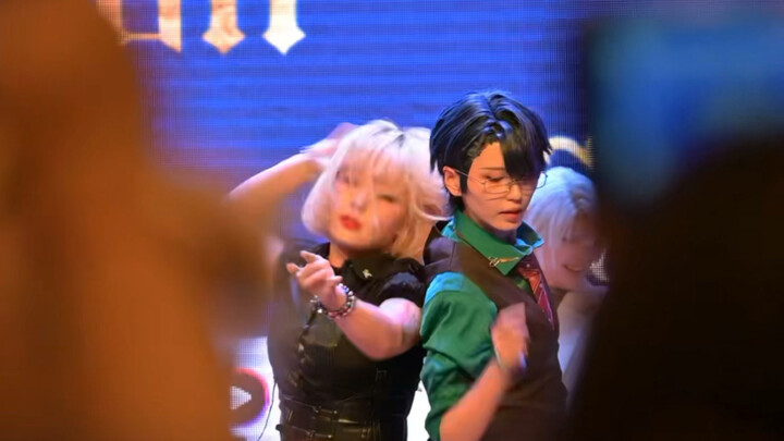 Trùng Khánh Quốc Ất "bite me" cùng mười chín chàng trai nhảy múa, mục tiêu đạt được 30%, một số góc 