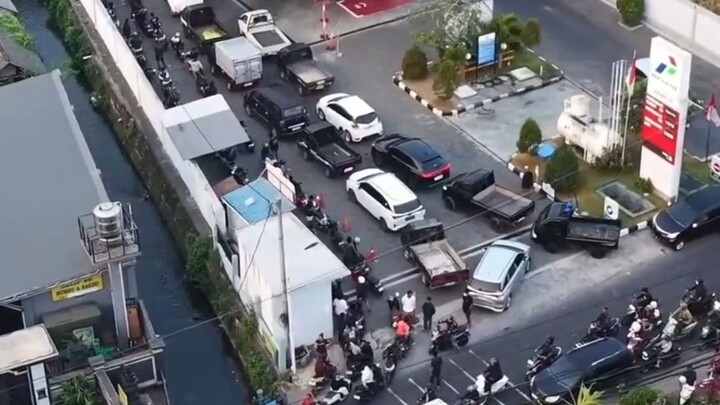 🇮🇩 Indonesia kaya minyak, tapi kenapa BBM masih jadi persoalan? 🤔Ternyata, kaya sumber daya belum