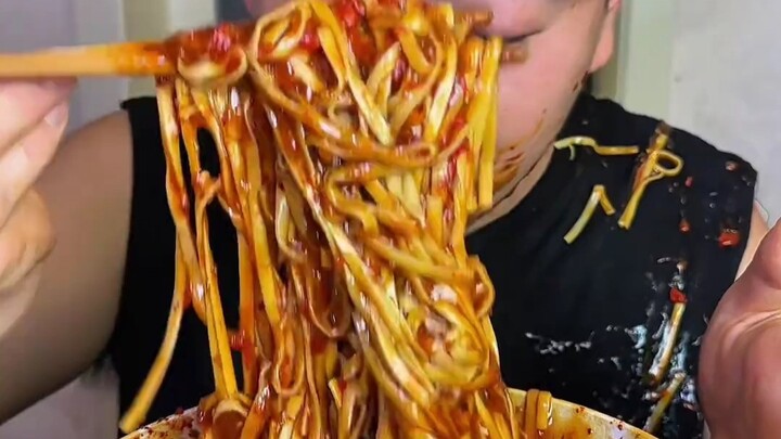 แค่กินบะหมี่ง่ายๆ แต่อร่อยมากเลย