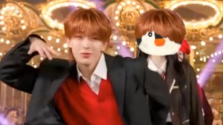 لأول مرة أشاهده يرقص، لم أستطع التوقف وتابعته طوال اليوم... النسخة الحصرية النقية من رقصة المجموعة ا