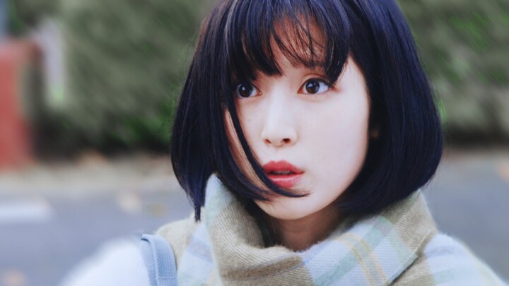 An easy-going and not "fake lively"girl looks comfortable