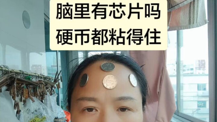 “Thần Nhân TV” bị cấy ghép não máy, nên đầu có thể hút được đồng xu