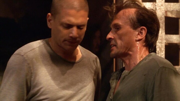 ฝ่าวิกฤติชีวิต ภาค 3: ตอน 3 – ไมค์จับมือที-แบ็กขโมยโทรศัพท์เพื่อช่วยซาราห์ ทำให้บริษัทโกรธแค้นและออก