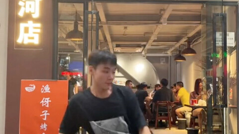 Ai là người giỏi nhất trong việc xoay hông mượt mà? Hay nhìn tôi này - Cross Handsome
