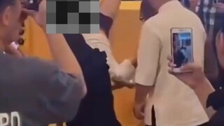 Có ai biết tên của giáo viên này không?