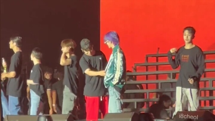 【سيفينتين】هناك من يغني، وهناك من يُضحك الناس، وهناك من ينشر تجارب المنتجات المحبوبة.