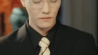 สาวสวยหลงรักพี่ชายเย็นชามาสิบปี ไม่รู้ว่าเขาแอบ ปกป้องเธอมาตลอด