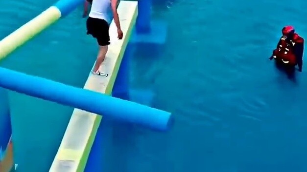 YouTube có 180 triệu lượt xem và giá trị của "Boys and Girls Go Forward" vẫn đang tiếp tục tăng.