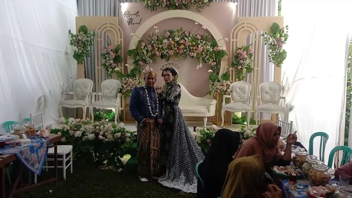 Pesta pernikahan di hiasi kembang api