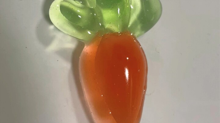 What?! Squeeze the carrot? It's so relaxing haha