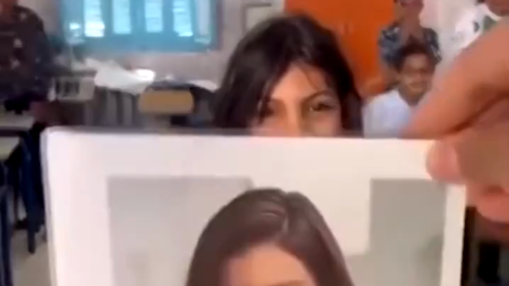 老师使用ai照片激励学生