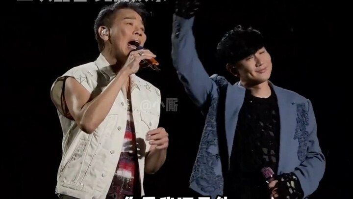 JJ Lin: “The in-ear monitor’s broken?… We didn’t sing it like this during rehearsal!” Sorry, JJ Lin 