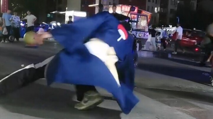 أنت مزيف تمامًا من النظرة الأولى يا لين!