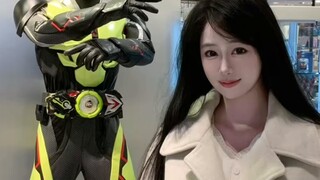 Sehari bagi koki efek khusus wanita yang melakukan tur Kamen Rider di Osaka