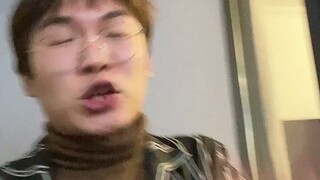 哈哈，太牛逼了RNG，能输倒数第一，你太G2帅了，哈哈哈