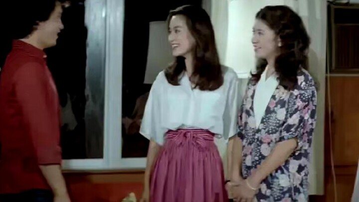 When she was filming movies, the clothes she wore were basically her own casual clothes, and she eve