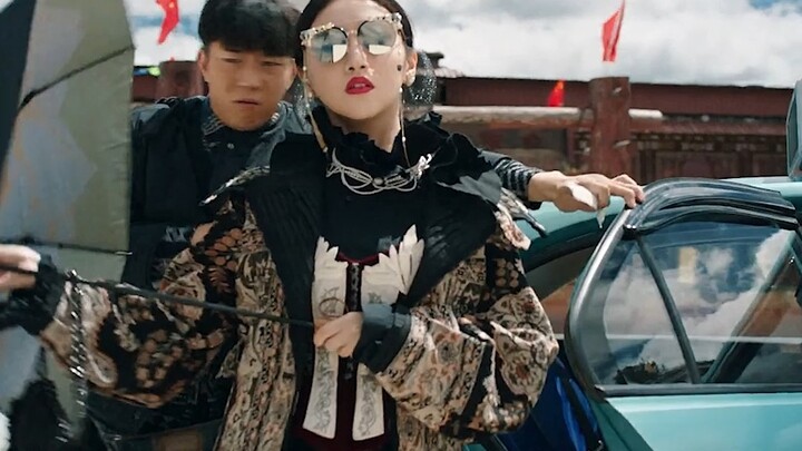 Fortunately, Si Teng met a rich second-generation, otherwise she couldn't afford so many expensive c
