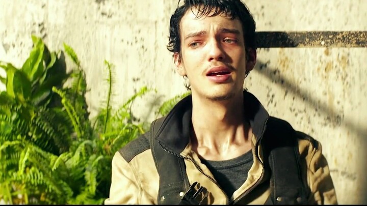 Âm mưu xuyên không cứu nhân loại, hiệu ứng hình ảnh rực rỡ muôn màu.