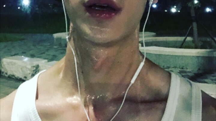 Aku pengin banget main jungkat-jungkit sama Xu Guanghan—maksudnya, benaran main jungkat-jungkit! [Mo