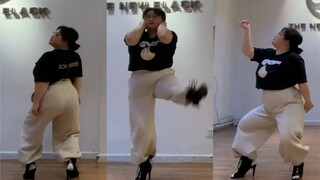 26年女性人生第一次穿高跟鞋！就直接这么猛！10cm直接跳舞！我没摔死算命大！各位看个乐呵吧！！做女人真的不容易！脚掌走刀尖！！！
