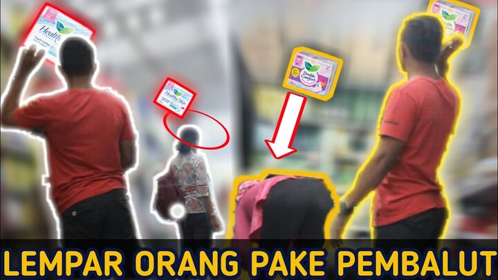 PRANK!! LEMPAR ORANG PAKE PEMBALUT KOCAK NGAKAK ABIS GUYS- JAKARTA INDONESIA PRANKS