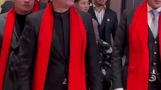 Bố tôi nói rằng mọi người nên làm điều gì đó có ý nghĩa trong khi vẫn cảm thấy hạnh phúc.