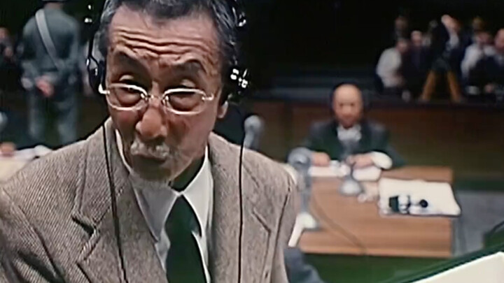 Ngừng lại không phải là do do dự, mà là đang đợi dịch thuật