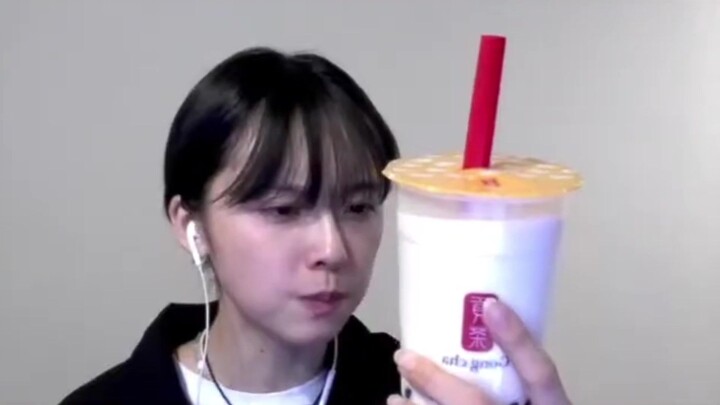 I really love watching Xia drink.
