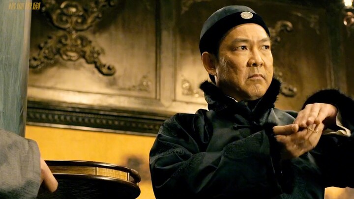 مبارزة بين ممثلي الأدوار القتالية: الخاسر يطوي رمحه اعترافًا بالهزيمة ولا يعود إلى المسرح أبدًا.