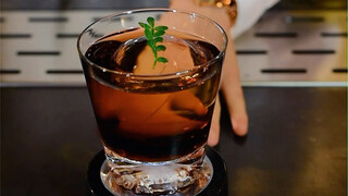 Hoki es dengan transparansi tinggi + pertunjukan mewah, bahkan minum Coke terasa seperti sebuah ritu