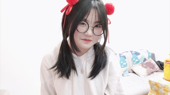 Funny girl's borderline late-night videos