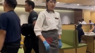 สาวมาเลเซีย Haidilao โชว์ลีลาการเต้น APT อีกครั้ง มั่นใจมากขึ้น