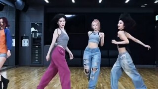 【ITZY】Kiss&Tell but Whiplash?