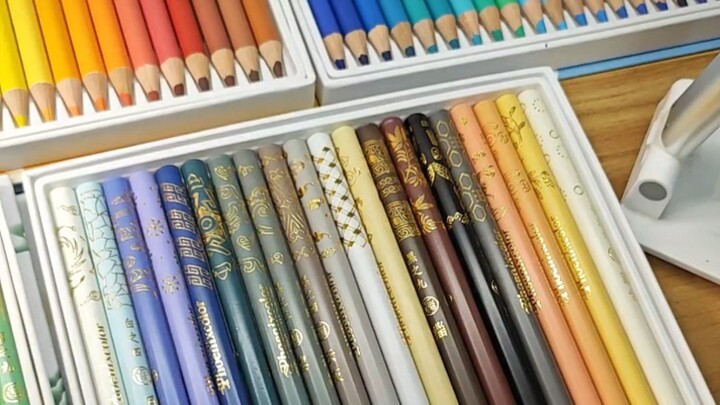 Set pensil warna ini benar‑benar sesuai dengan selera estetika saya
