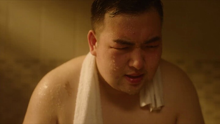 Musim panas bukan hanya soal bikini dan otot, tapi juga perut buncit para kutu buku!