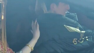 “这有点太超前了把”   裸婚是这么裸的！！