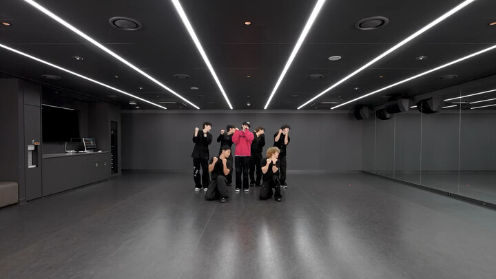 Yuanbi "Not a Million Roses, But (Hold My Love)" Dance Practice