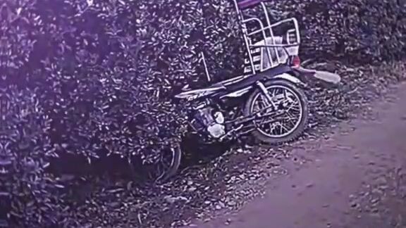 HAHAHA tricycle sa amin