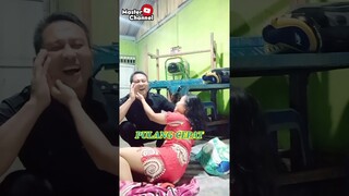 DI KERJAIN ISTRI #shortslucu #shortsviral #memeviral #shortsterbaru #shortskomedi