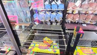Golden Claw Trophy Claw Machine Challenge!
