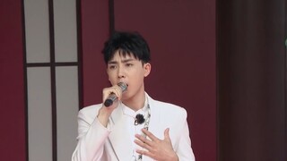 Finally I know why the ancient lady ran away with the opera singer, she was really pretty