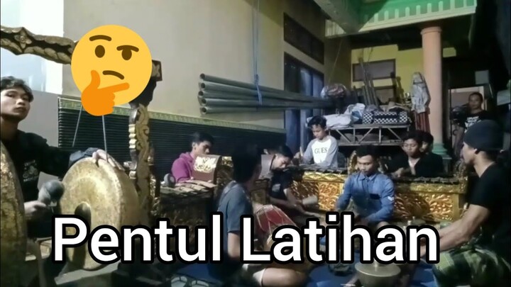 PENTUL KOK NGREONG SENDIRIAN