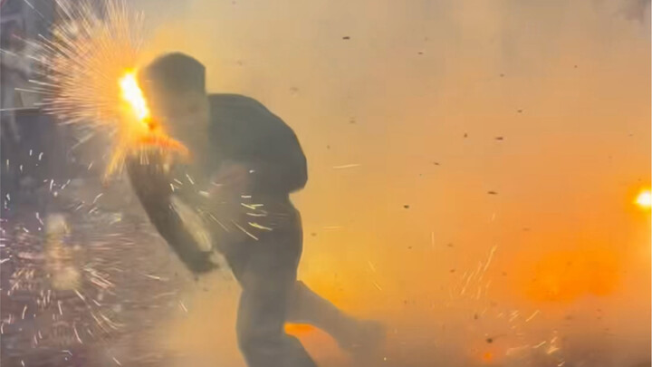 A Small Mistake at the Binyang Cannon Dragon Festival