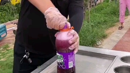 Membuat es serut rasa anggur