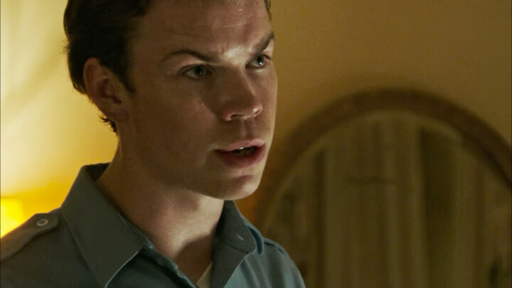 Khách sạn của cảnh sát da trắng bắt giữ nghi phạm thì lại gặp 1 người da đen và 2 người da trắng, vậ